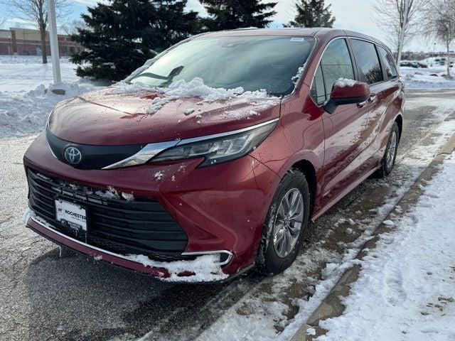 2021 Toyota Sienna XLE 7 Passenger
