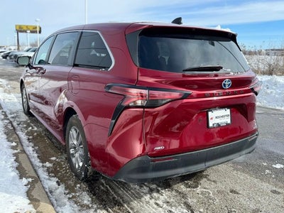 2021 Toyota Sienna XLE 7 Passenger