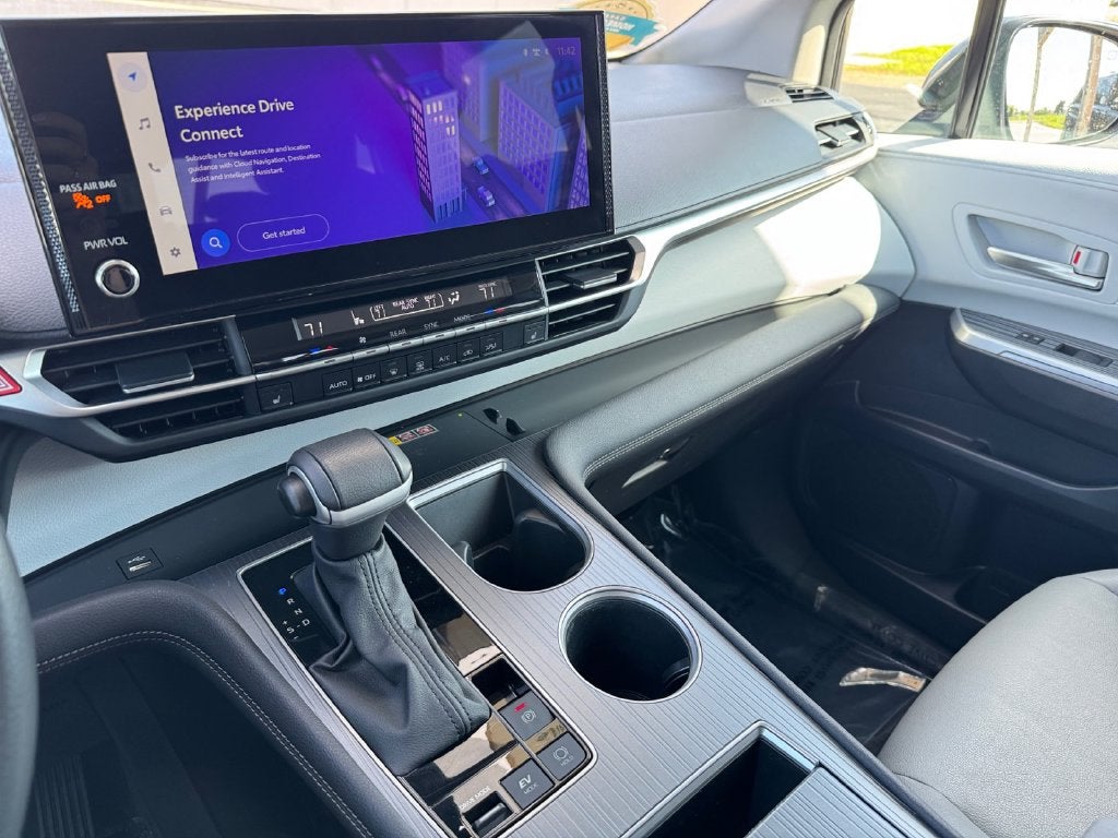 2025 Toyota Sienna XLE 7 Passenger