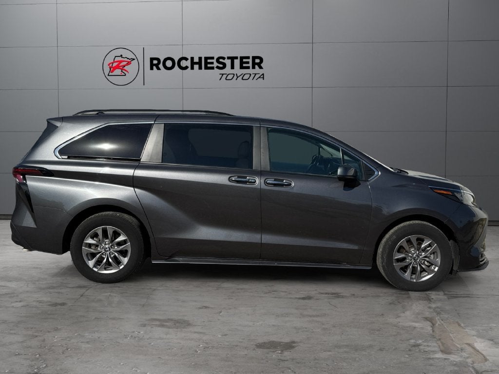2025 Toyota Sienna XLE 7 Passenger