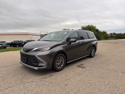 2023 Toyota Sienna XLE 7 Passenger