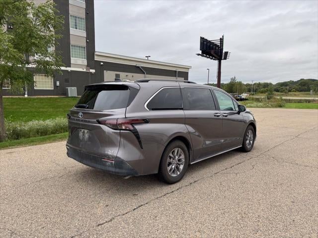 2023 Toyota Sienna XLE 7 Passenger
