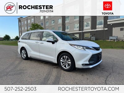 2025 Toyota Sienna Limited 7 Passenger