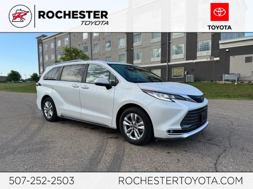 2025 Toyota Sienna Limited 7 Passenger