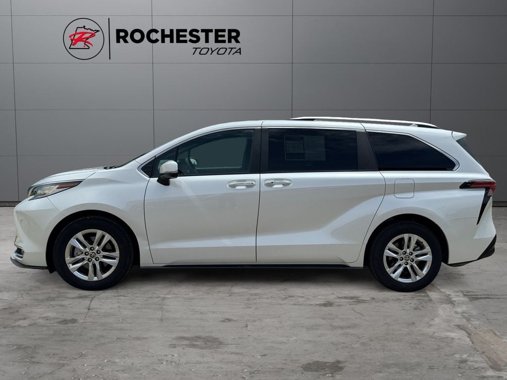 2025 Toyota Sienna Limited 7 Passenger