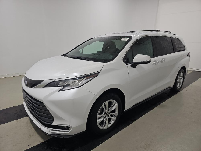 2025 Toyota Sienna Limited 7 Passenger