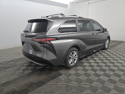 2024 Toyota Sienna Limited 7 Passenger