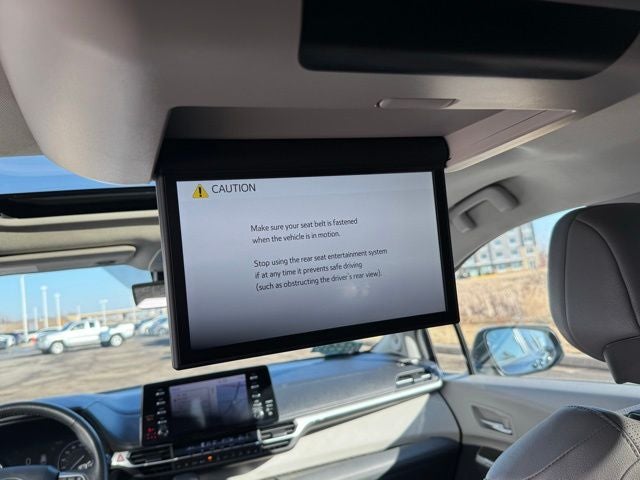 2023 Toyota Sienna Limited 7 Passenger