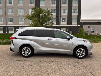 2023 Toyota Sienna Limited 7 Passenger