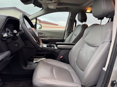 2023 Toyota Sienna Limited 7 Passenger