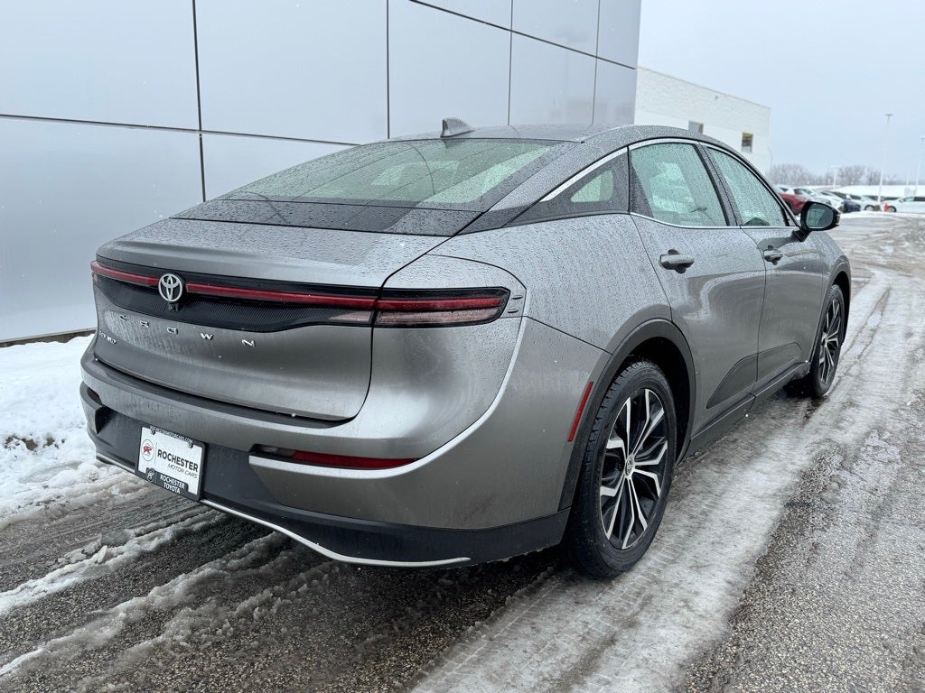 2024 Toyota Crown XLE AWD