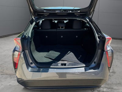 2016 Toyota Prius Three FWD