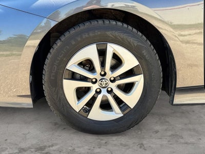 2016 Toyota Prius Three FWD