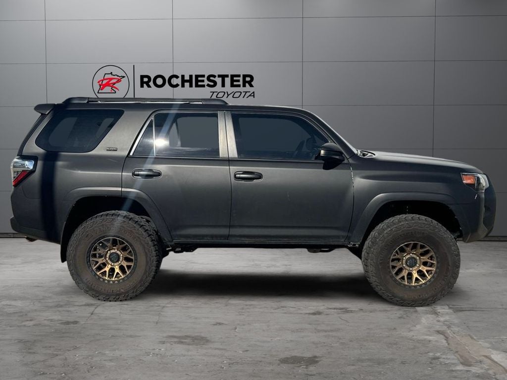 2020 Toyota 4Runner SR5 4WD