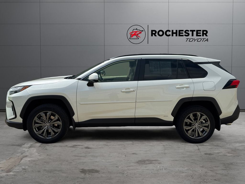 2022 Toyota RAV4 Hybrid XLE Premium AWD