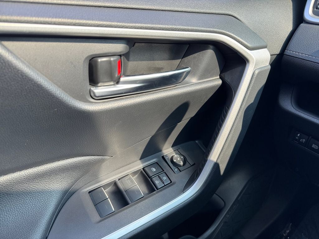2025 Toyota RAV4 Hybrid XLE AWD