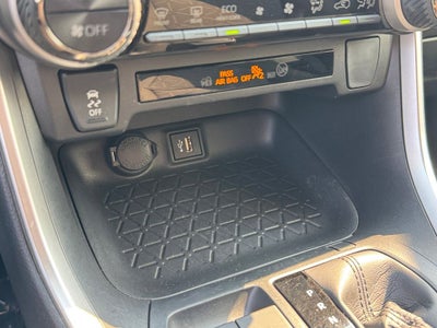 2025 Toyota RAV4 Hybrid XLE AWD