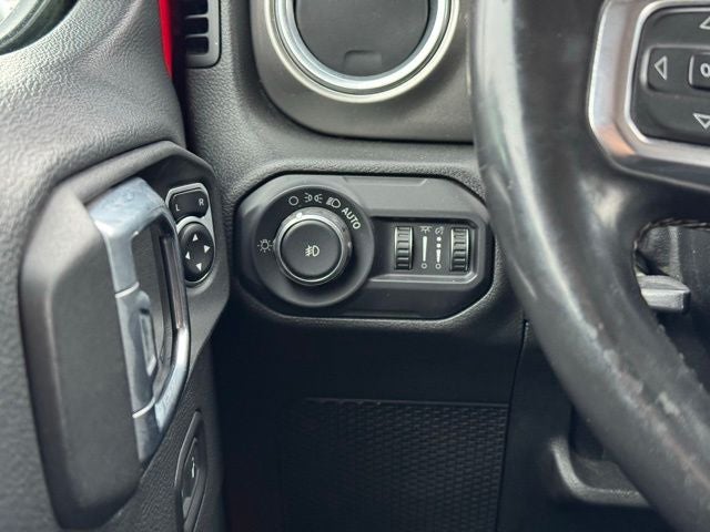 2018 Jeep Wrangler Unlimited Sahara Lifted w/ Heated Steering Wheel + 3 Piece Hard Top