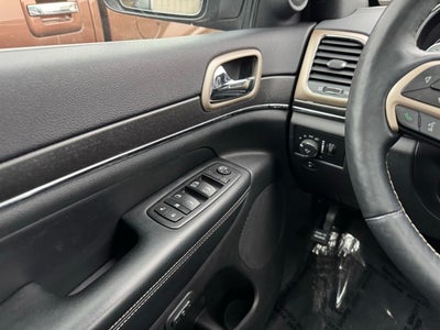 2017 Jeep Grand Cherokee Limited w/ Panoramic Sunroof + Trailer Tow Package