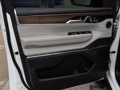 2023 Jeep Grand Wagoneer Base