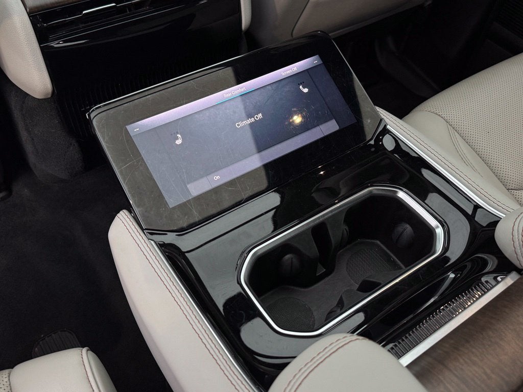 2023 Jeep Grand Wagoneer Base