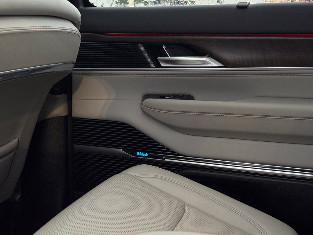 2023 Jeep Grand Wagoneer Base