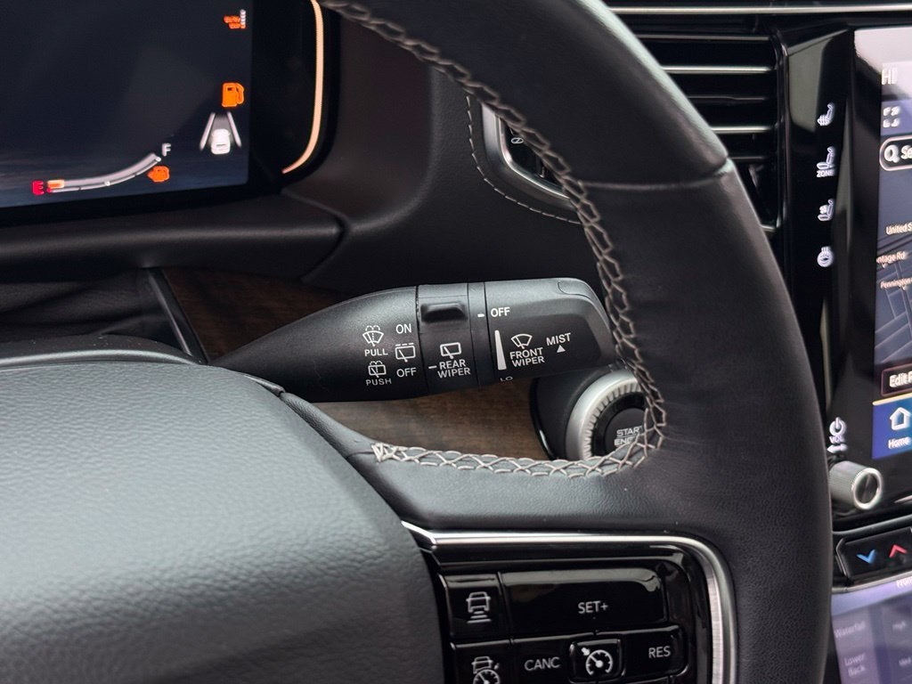 2023 Jeep Grand Wagoneer Base