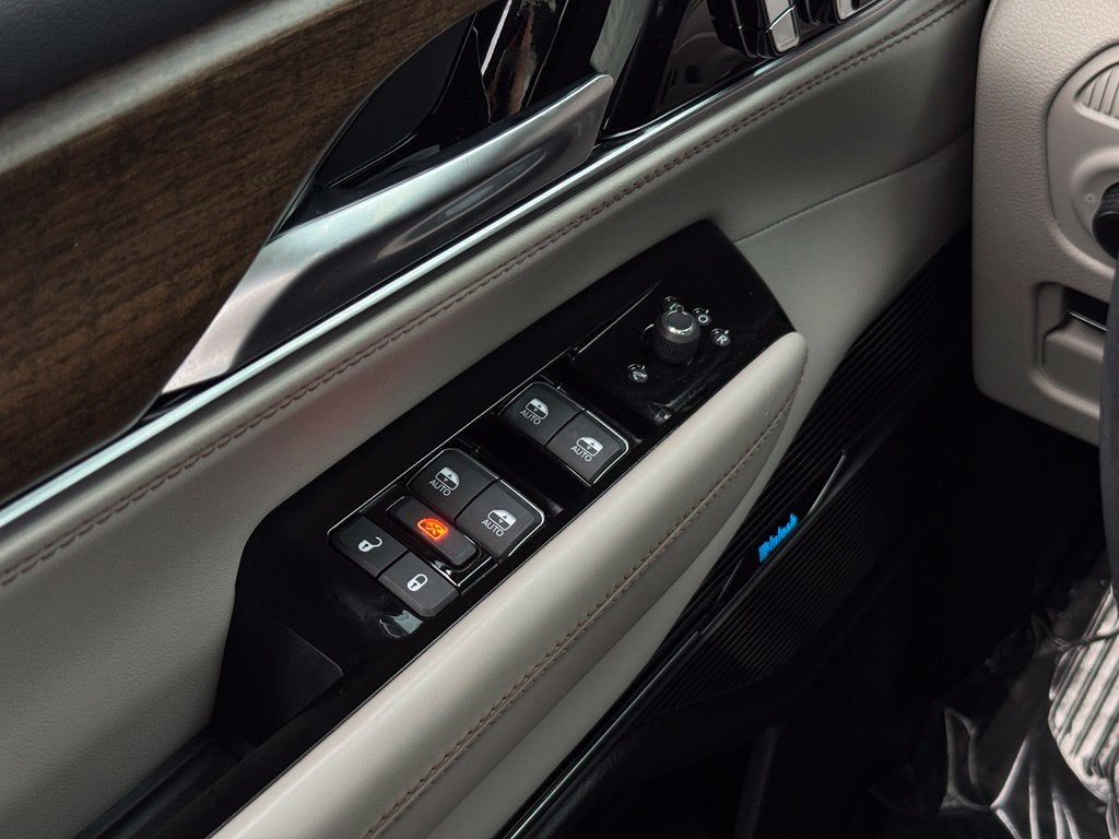 2023 Jeep Grand Wagoneer Base