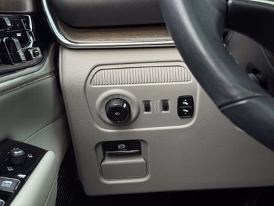 2023 Jeep Grand Wagoneer Base