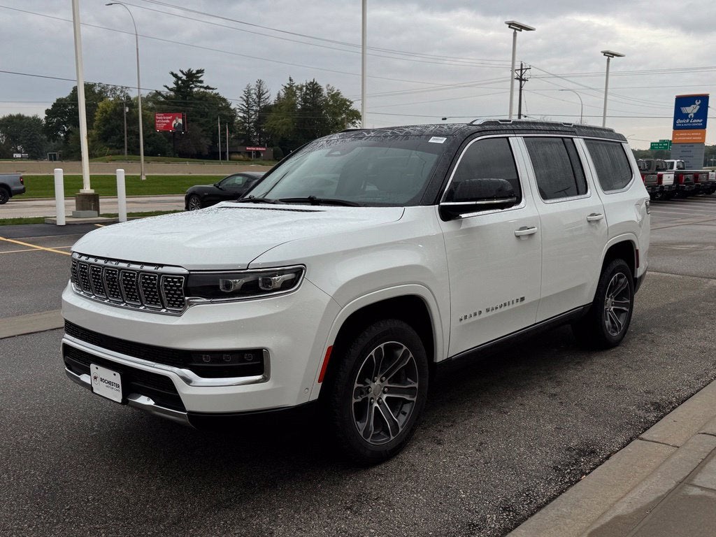 2023 Jeep Grand Wagoneer Base
