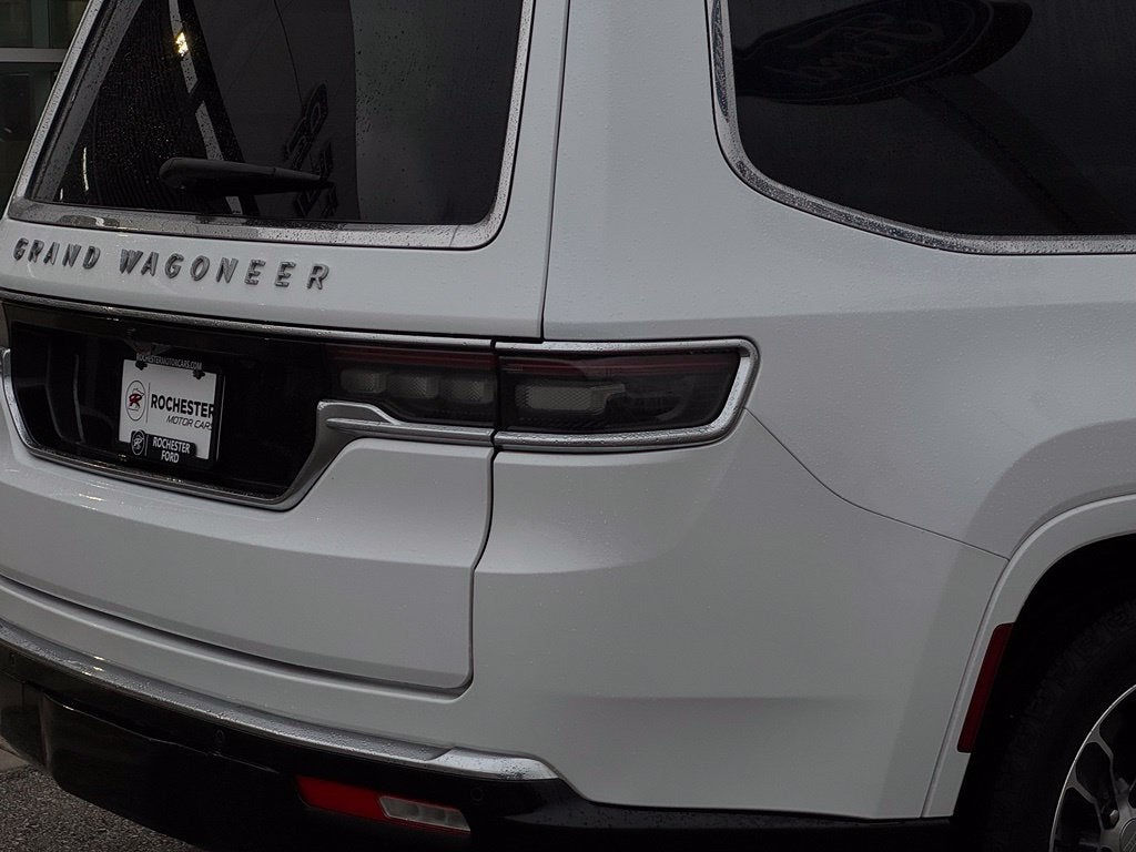 2023 Jeep Grand Wagoneer Base
