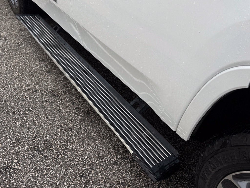 2023 Jeep Grand Wagoneer Base