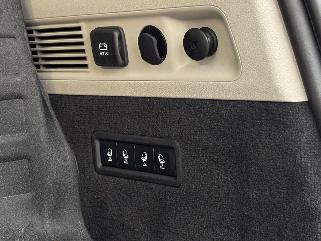 2023 Jeep Grand Wagoneer Base