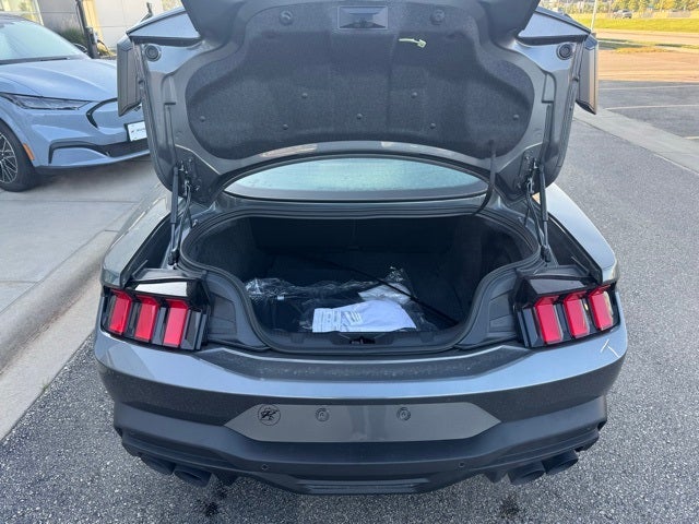 2025 Ford Mustang Dark Horse w/Handling Package