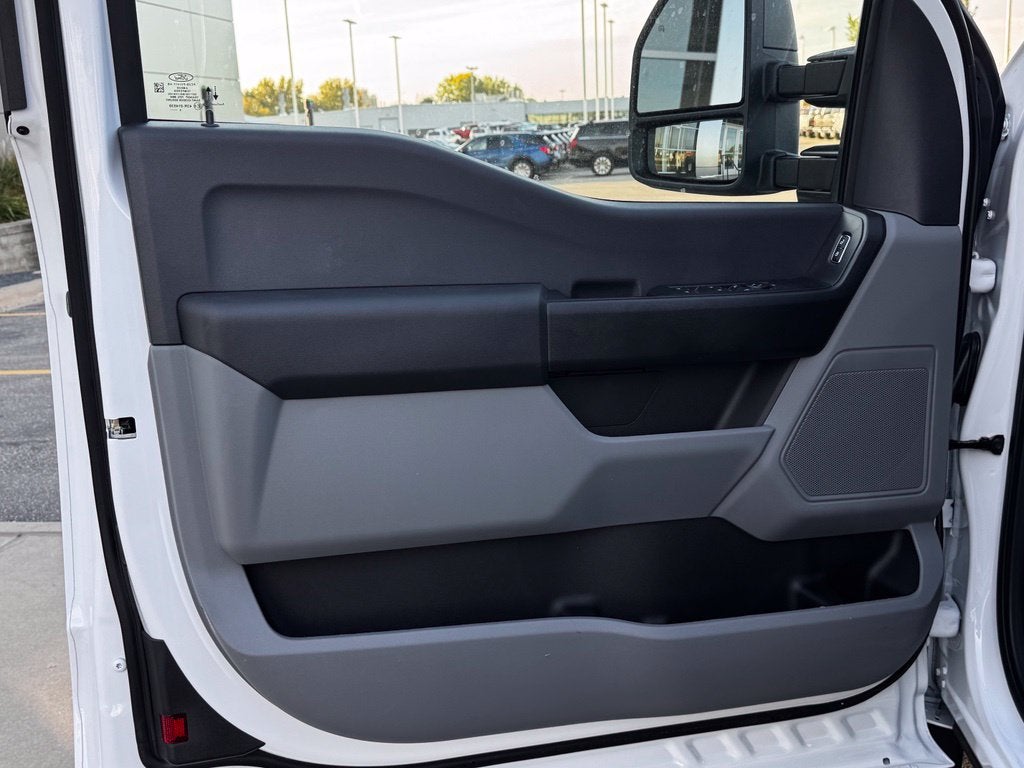 2027 Ford F-550SD XL DRW