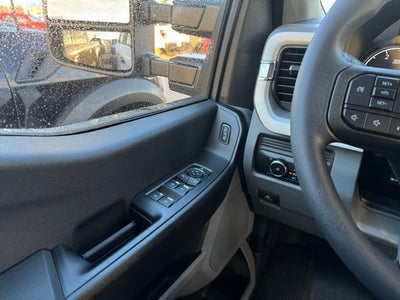 2026 Ford F-550SD w/ Chrome Pkg DRW