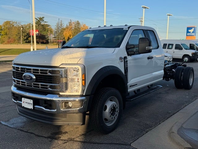 2026 Ford F-550SD w/ Chrome Pkg DRW