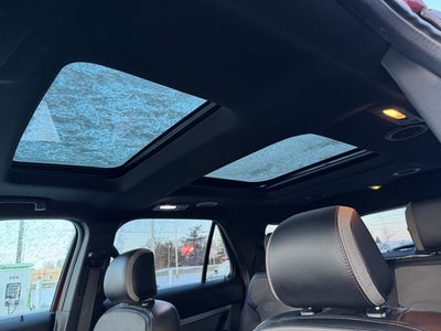 2017 Ford Explorer XLT w/ Twin Panel Moonroof + Tow Package