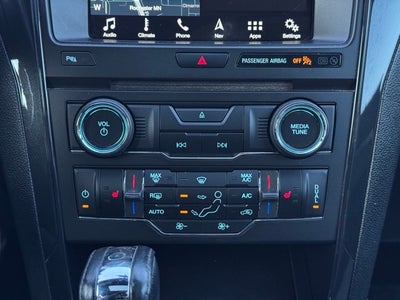 2017 Ford Explorer XLT w/ Twin Panel Moonroof + Tow Package