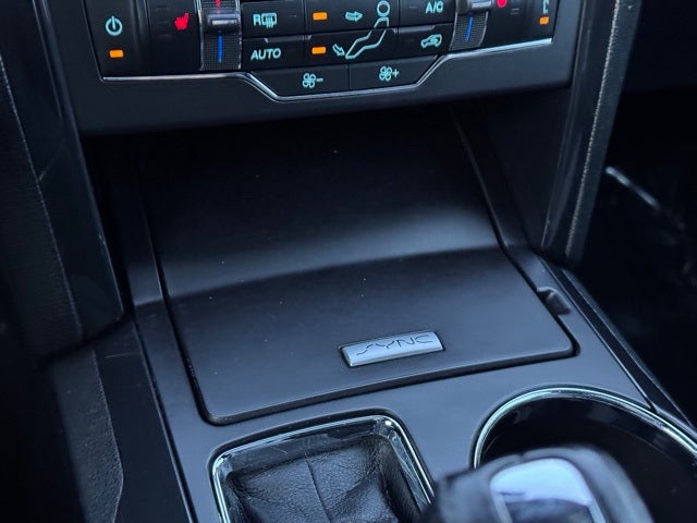 2017 Ford Explorer XLT w/ Twin Panel Moonroof + Tow Package