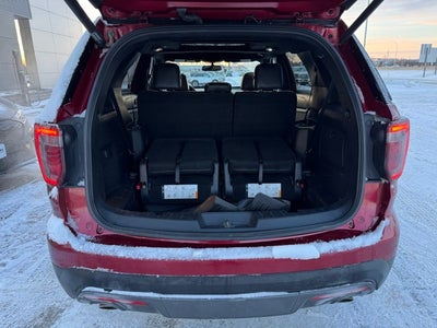 2017 Ford Explorer XLT w/ Twin Panel Moonroof + Tow Package