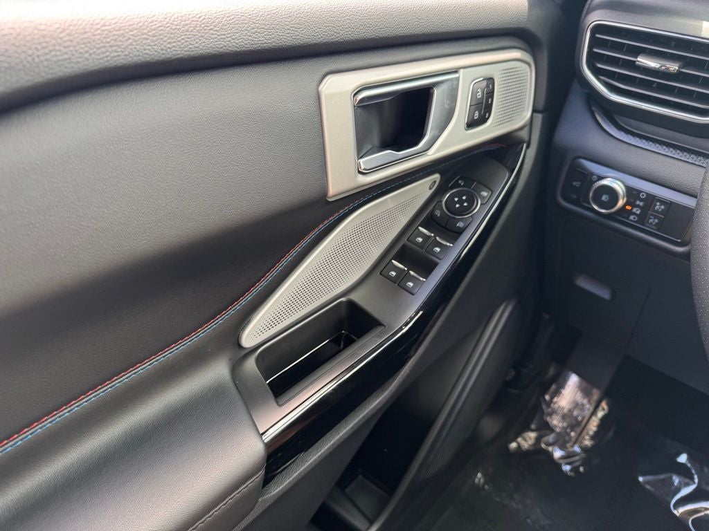 2023 Ford Explorer ST w/ Street Pack