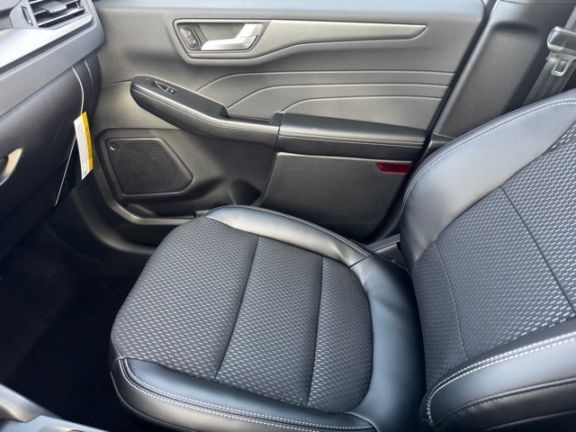 2026 Ford Escape Plug-In Hybrid Base w/ Tow Pkg & Panoramic Roof