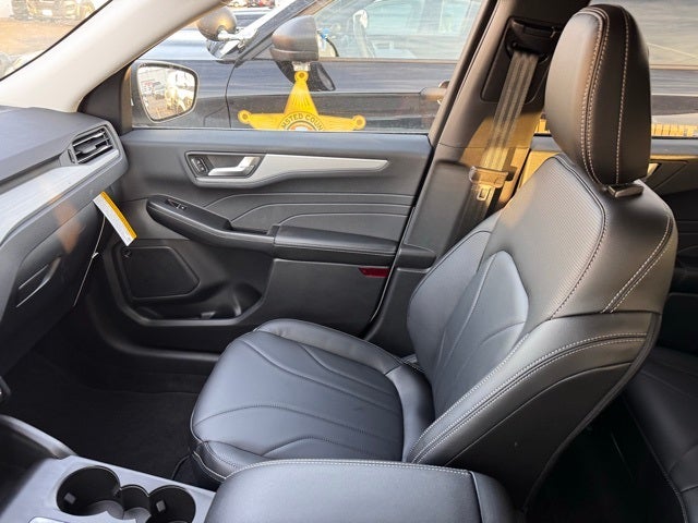 2025 Ford Escape Plug-In Hybrid Base w/Panoramic Vista Roof + 360 Camera