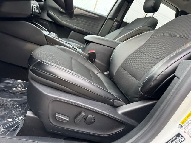 2025 Ford Escape Plug-In Hybrid Base w/ Panoramic Moonroof + Heated Steering Wheel