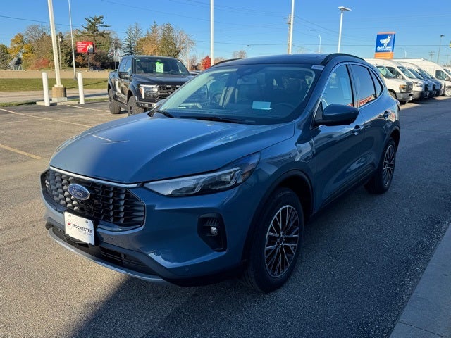 2026 Ford Escape Plug-In Hybrid Base w/ Tech Pkg & Tow Pkg