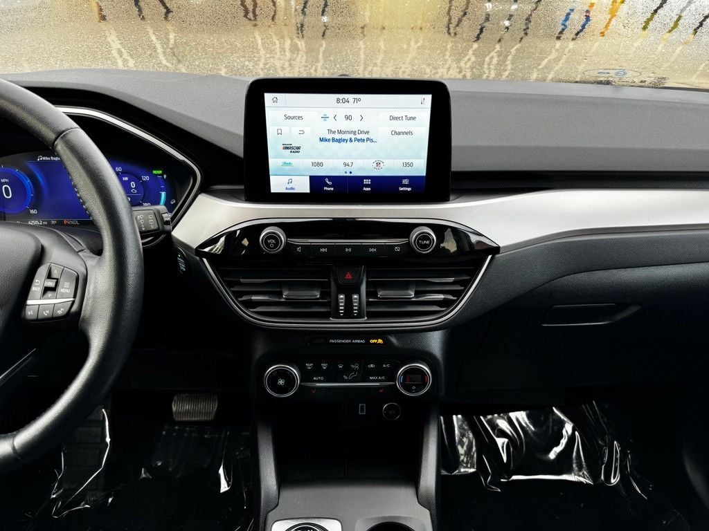 Used 2020 Ford Escape SE with VIN 1FMCU9BZ2LUB73576 for sale in Rochester, Minnesota