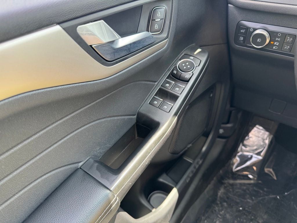 2022 Ford Escape Hybrid SEL