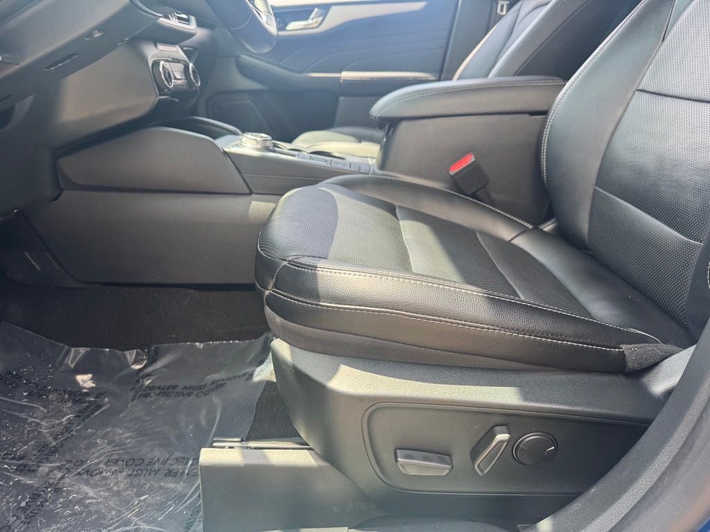 2022 Ford Escape Hybrid SEL