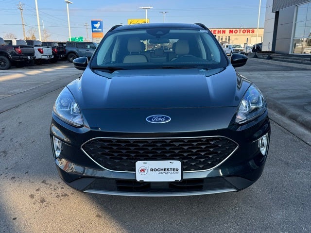 2022 Ford Escape SEL w/ Panoramic Moonroof + Trailer Tow Package
